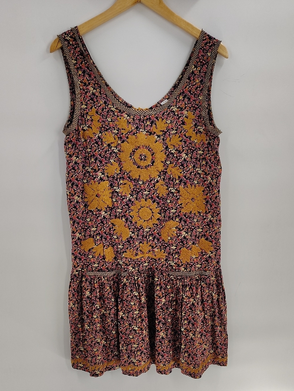 Uncle Frank Dress Size Medium Floral Sleeveless Applique Pink Gold NWOT